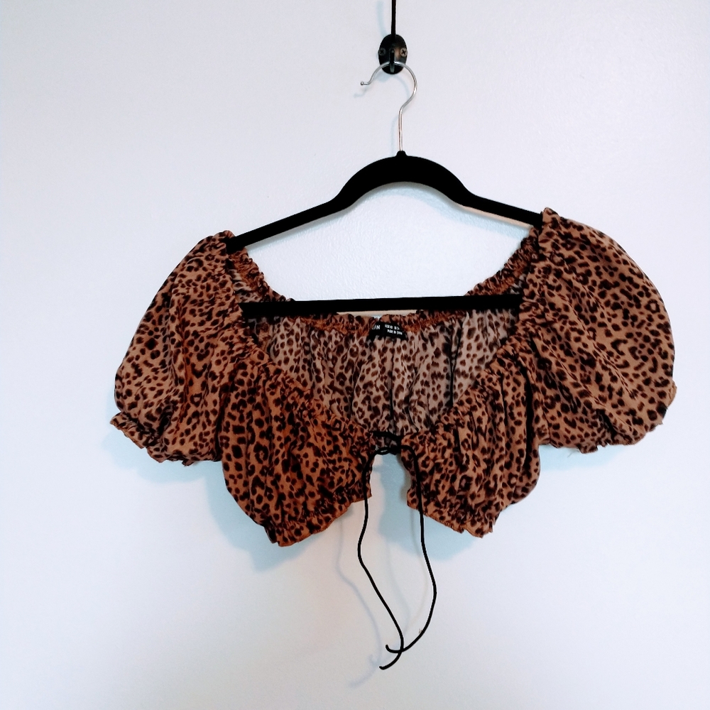 SheIn leopard print crop top with puff sleeves size xs